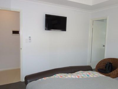 1/3 Leeder Street, Glendalough