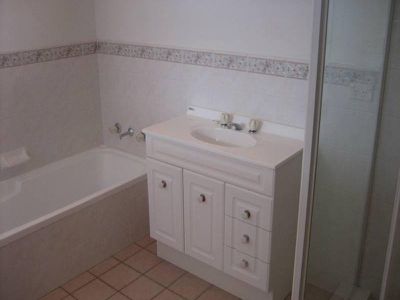 2 / 23 Sassafrass Avenue, Windang