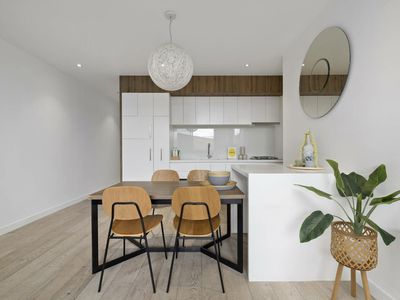 203 / 10 Martin Street, St Kilda