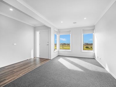 11 Winfred Drive, Mambourin
