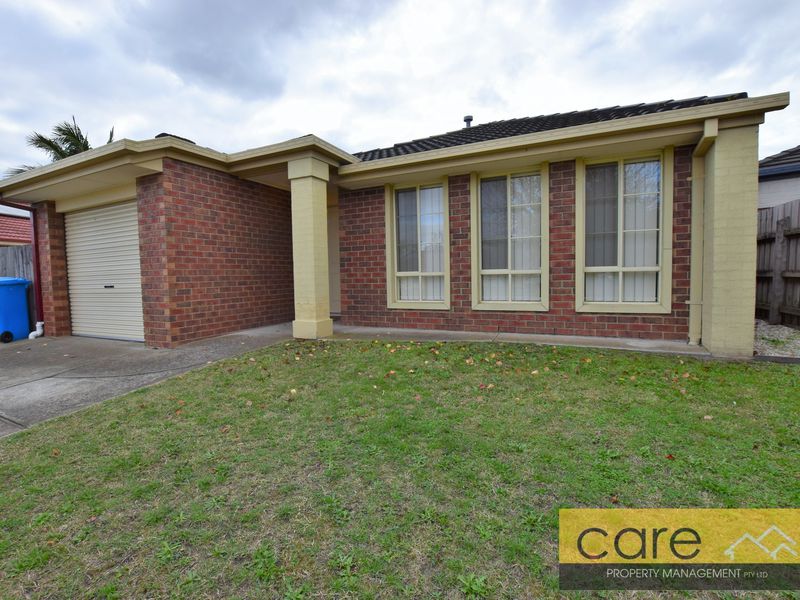 8 The Glade, Hampton Park