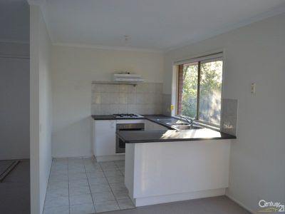18 Dutton Close, Lynbrook