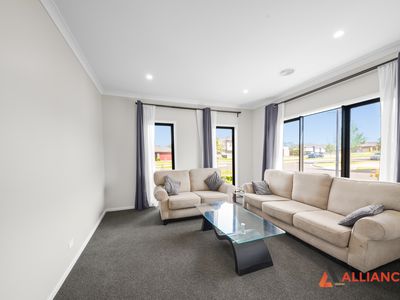 2 Riverine Street, Wollert