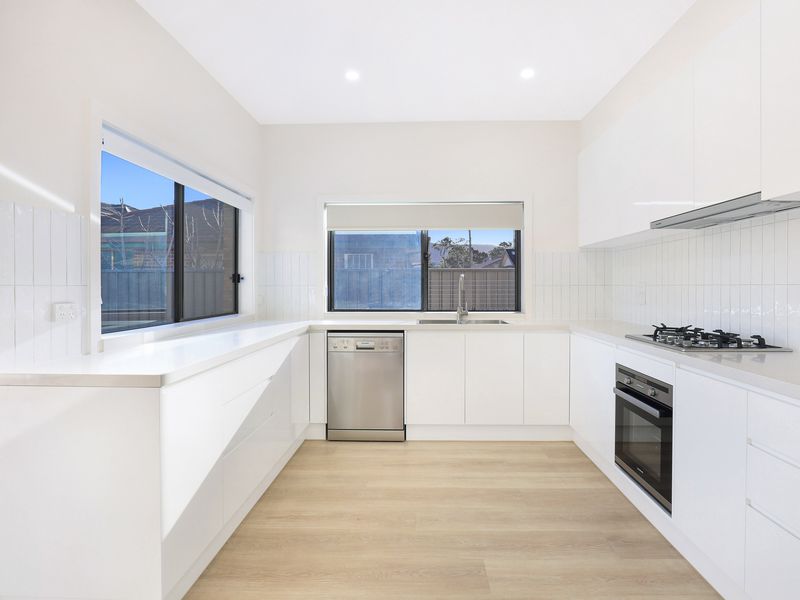 1 / 2 Cowper Street, Fairy Meadow