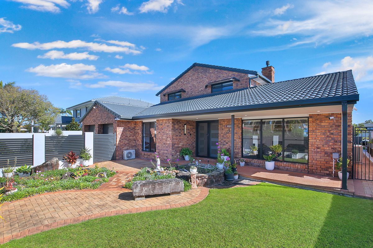 6 Sternlight Court, Raby Bay