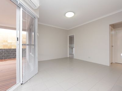2 / 58 Central Avenue, Redcliffe