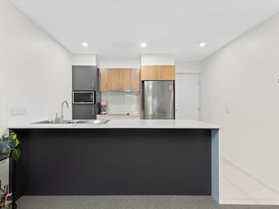 102/83 Lawson St, Morningside