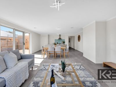 18 Gaudi Boulevard, Corinella