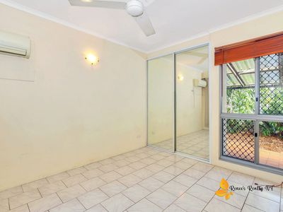 36 Moulden Terrace, Moulden