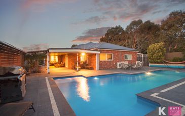 15 Roselea Place, Narre Warren North