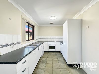 3 Swan Street, Dubbo