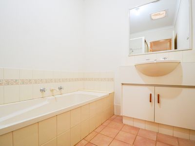 17 / 25-35 Egret Crescent, South Hedland