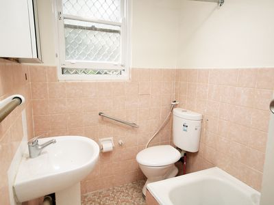 4 / 32 Hampden Road, Lakemba