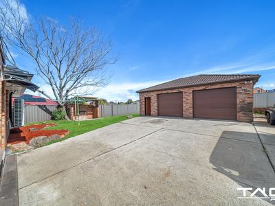 61 Pine Creek Circuit, St Clair