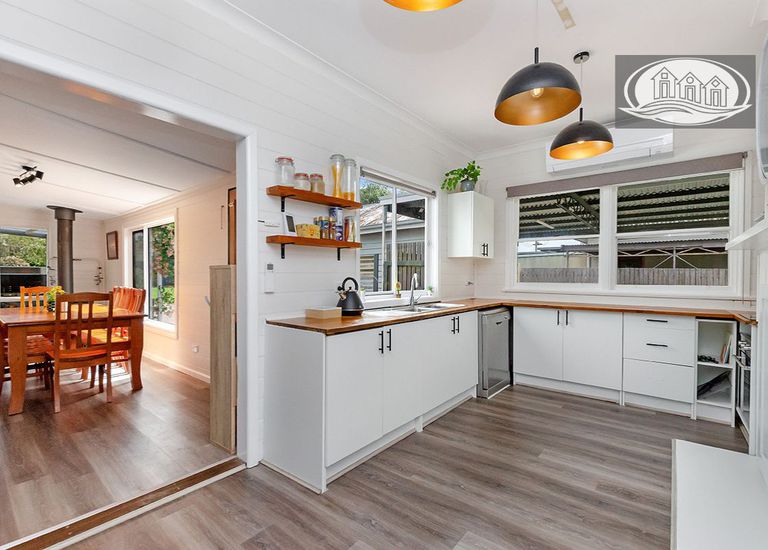 7 Lorna Court, Portland