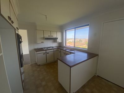 33 Burgess Avenue, Figtree
