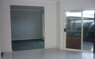 2/30 Wood St, Beaconsfield