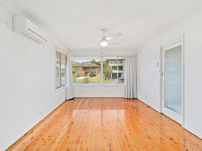 20 Caroline Crescent, Georges Hall