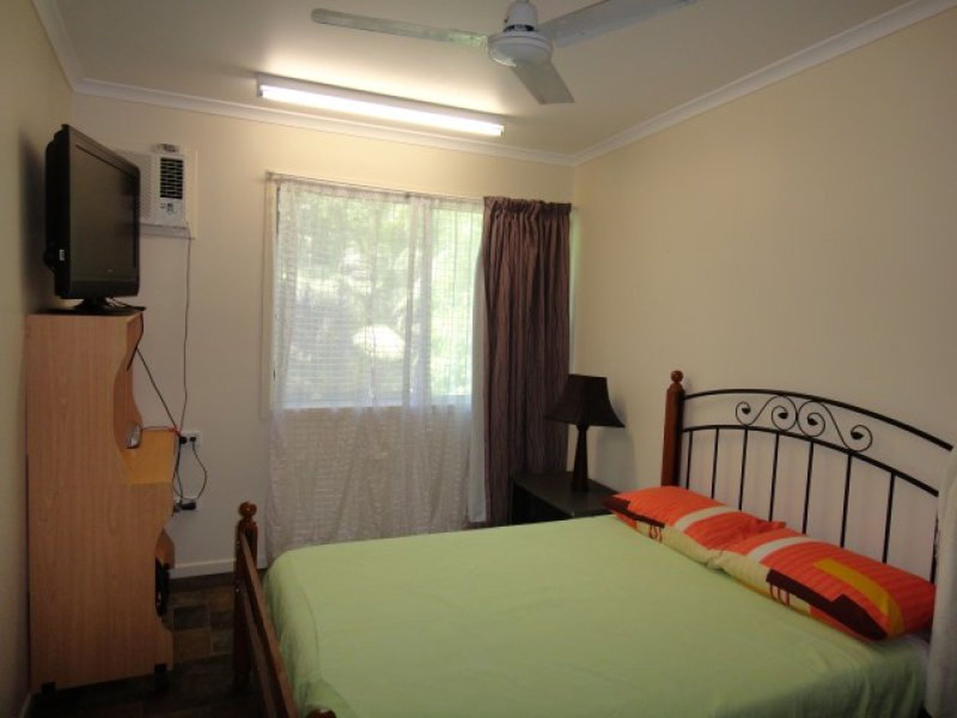 2 / 55 Helen, Cooktown