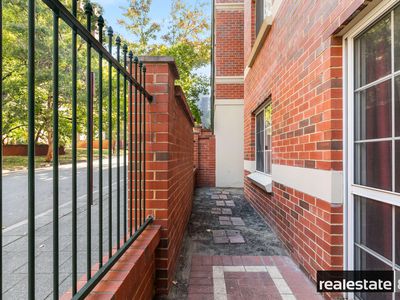 37 / 30 Bishops Row, East Perth