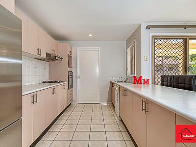 14 Michael Holt Crescent, Gordon