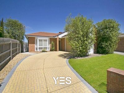 63 Hoysted Avenue, Cranbourne North