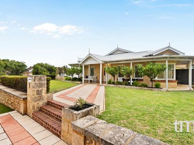 1 Grove End Ridge, Mount Claremont