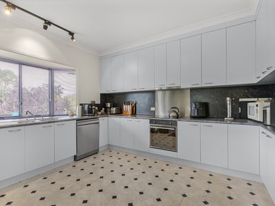 6 Charles Street, Tawonga