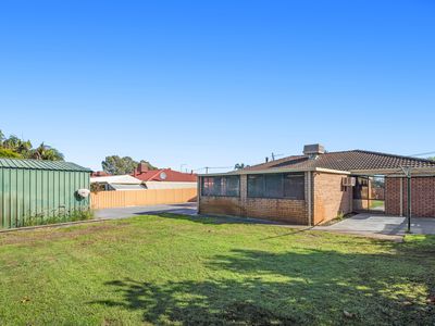 6 Lessing Place, South Lake