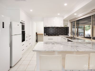 49 KINGFISHER DRIVE, Wodonga