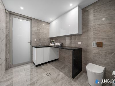 6 Meadows Road, Cabramatta West