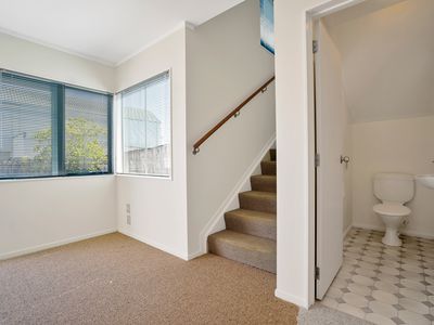 35 Stephen Avenue, Henderson