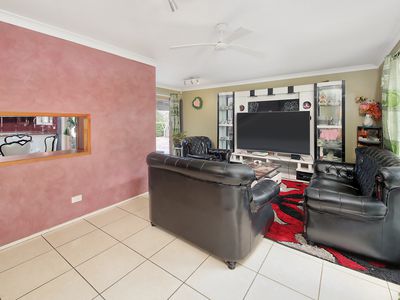 8 Bron Court, Loganlea