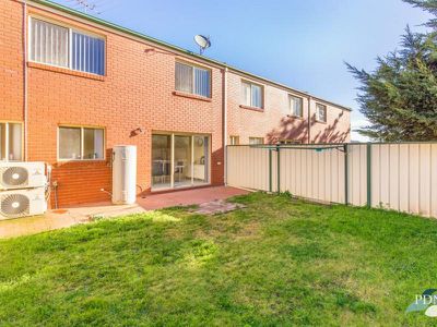 4 / 9 Rivercoast Road, Werribee South