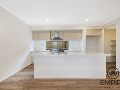 76 Gippsland Avenue, Clyde North