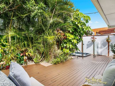 16B Oak Avenue , Surfers Paradise