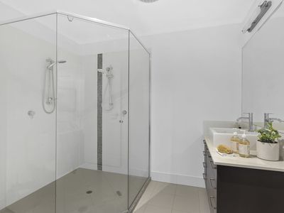 9 Feathertail Place, Wakerley