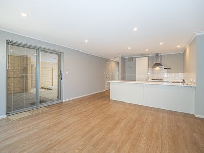 2 / 20 Locksley Avenue, Armadale