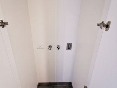 2111 / 28 Bouverie Street, Carlton