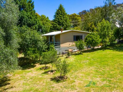 15 Coolumbooka Avenue, Tawonga South