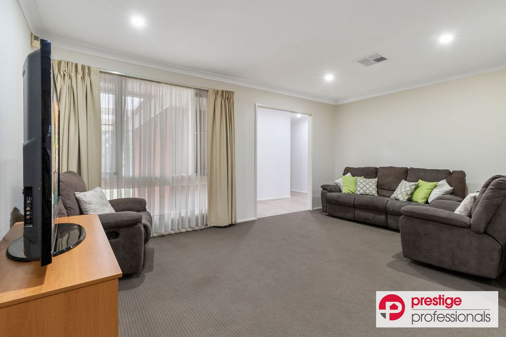 27 Bangalow Avenue, Chipping Norton