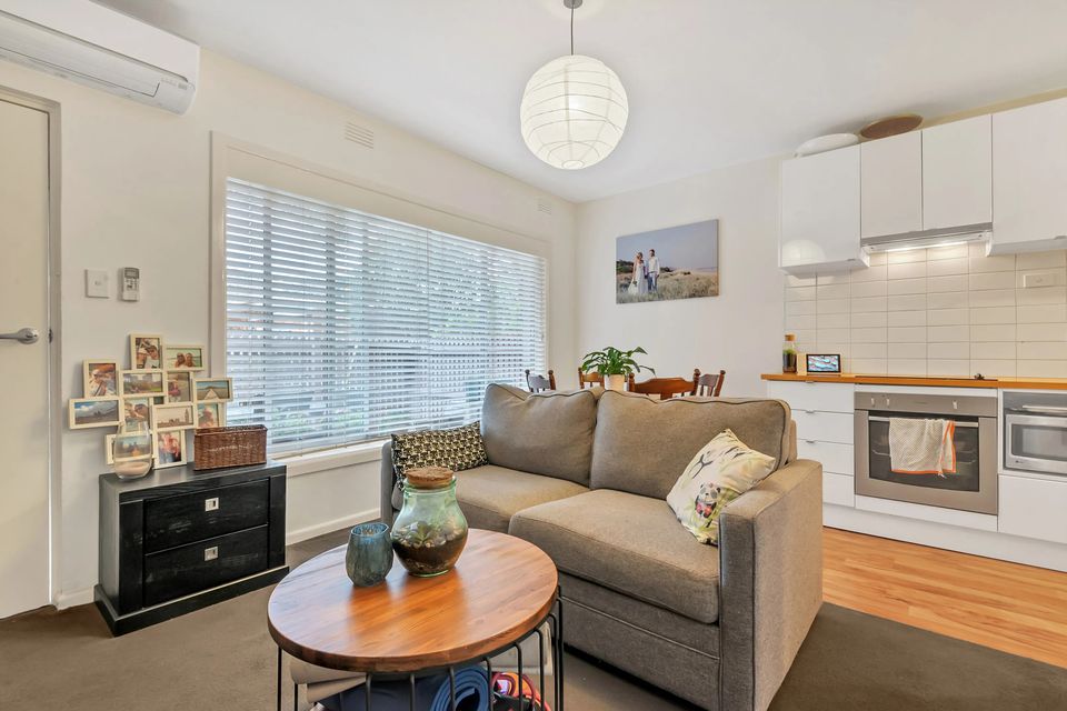 2 / 21 Hobart Road, Murrumbeena