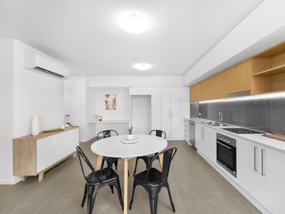 Unit 808 / 6 Land St, Toowong