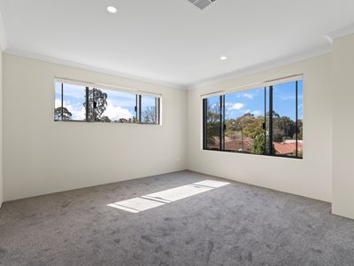 21 Corbett Way, Booragoon