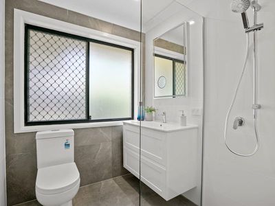 14 HILLVIEW PARADE, Ashmore