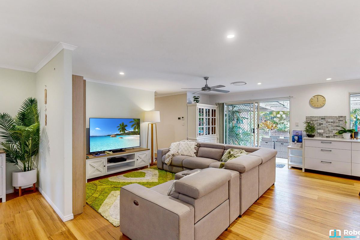 8 Hoylake Court, Tewantin
