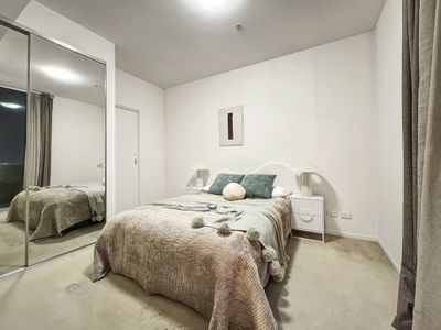 1809 / 25-33 Wills Street, Melbourne