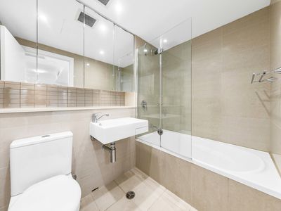 11 / 11 Bay Drive, Meadowbank