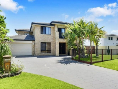16 Second Avenue, Beachmere