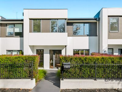 4 Plenty Way, Cranbourne North